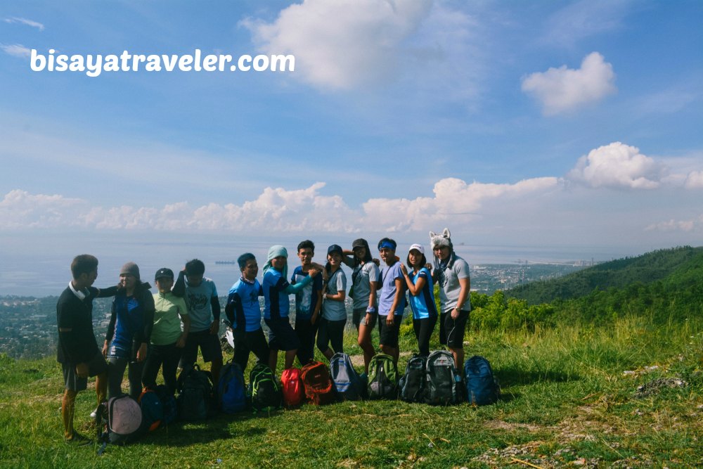 Pangilatan Peak: An Untouched Summit With 360-Degree Panoramas