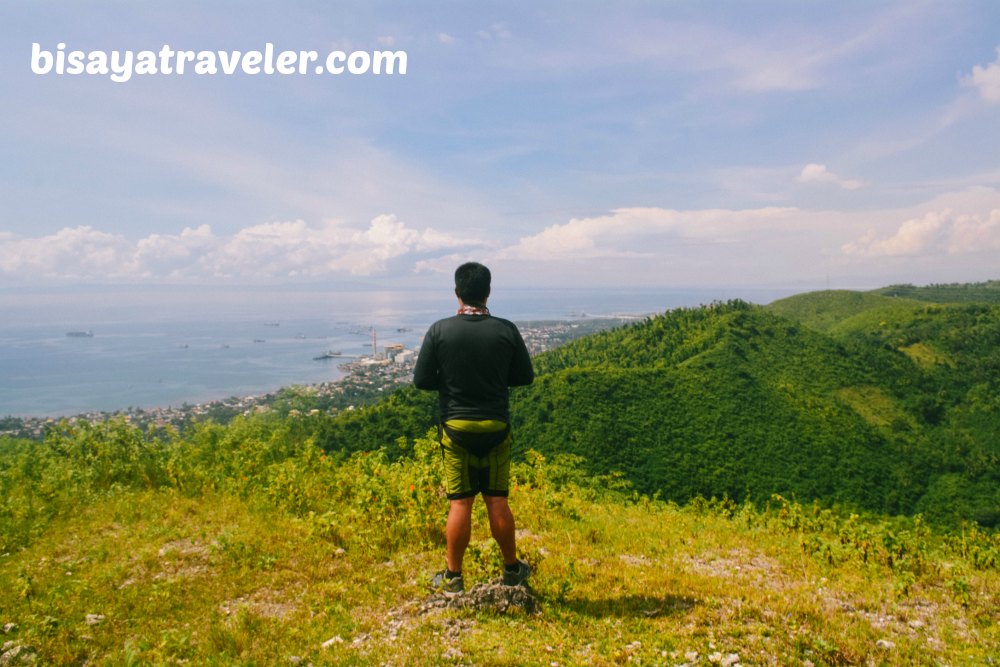 Pangilatan Peak: An Untouched Summit With 360-Degree Panoramas