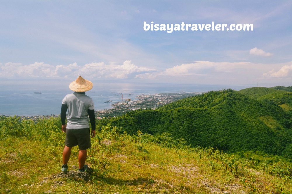 Pangilatan Peak: An Untouched Summit With 360-Degree Panoramas