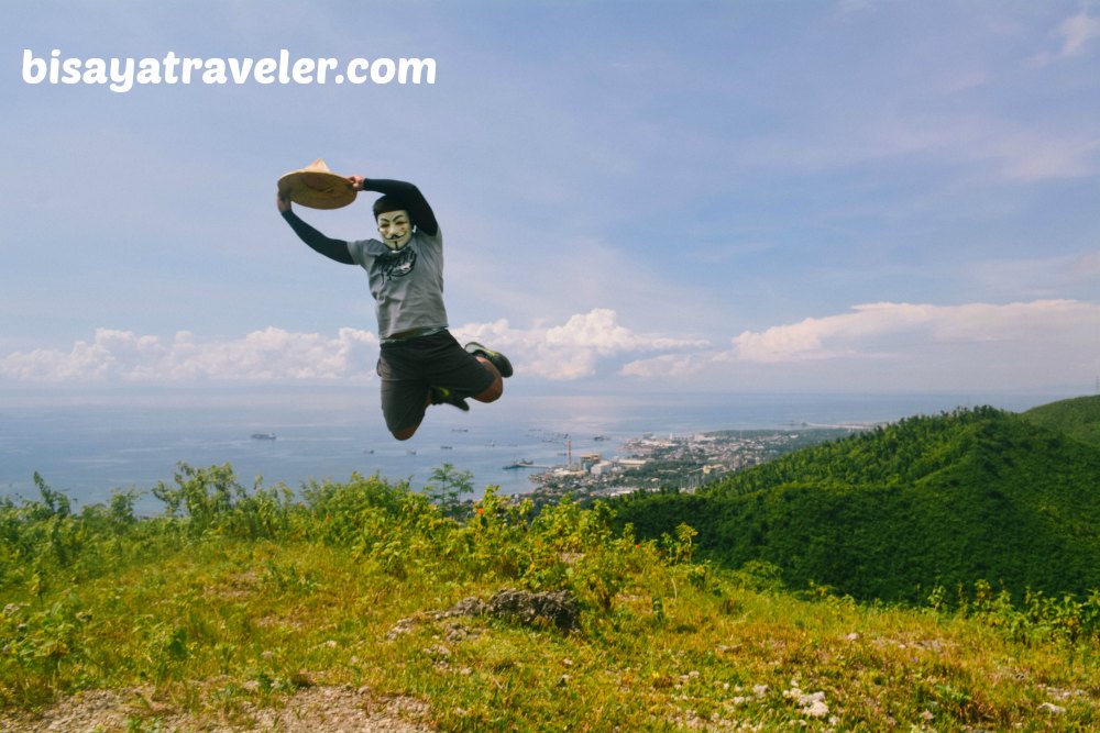 Pangilatan Peak: An Untouched Summit With 360-Degree Panoramas