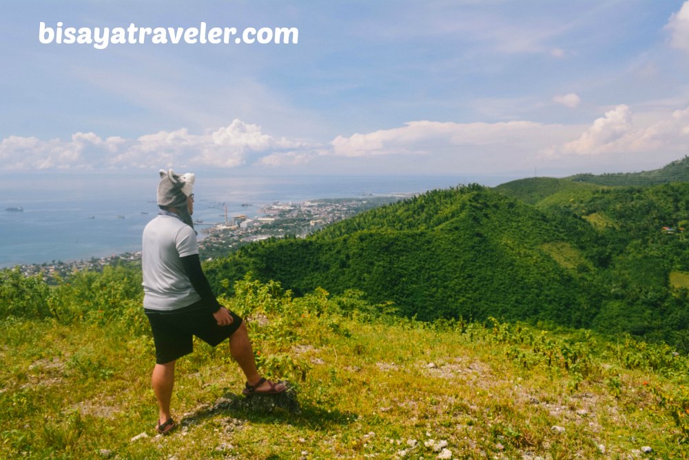 Pangilatan Peak: An Untouched Summit With 360-Degree Panoramas