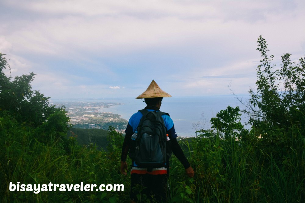 Pangilatan Peak: An Untouched Summit With 360-Degree Panoramas