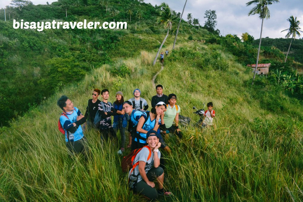 Pangilatan Peak: An Untouched Summit With 360-Degree Panoramas