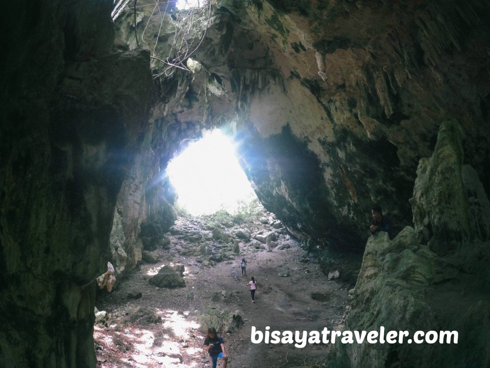 Laposlapos Cave: Venturing Into Carcar’s Magnificent Caverns