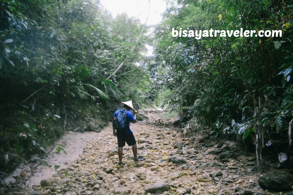 Laposlapos Cave: Venturing Into Carcar’s Magnificent Caverns