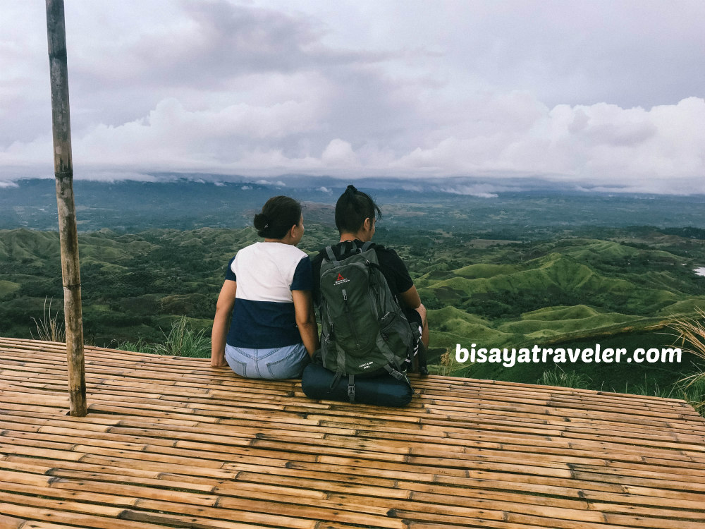 Binabaje Hills, Bohol: Soaking Up Alicia’s Strikingly Surreal Beauty