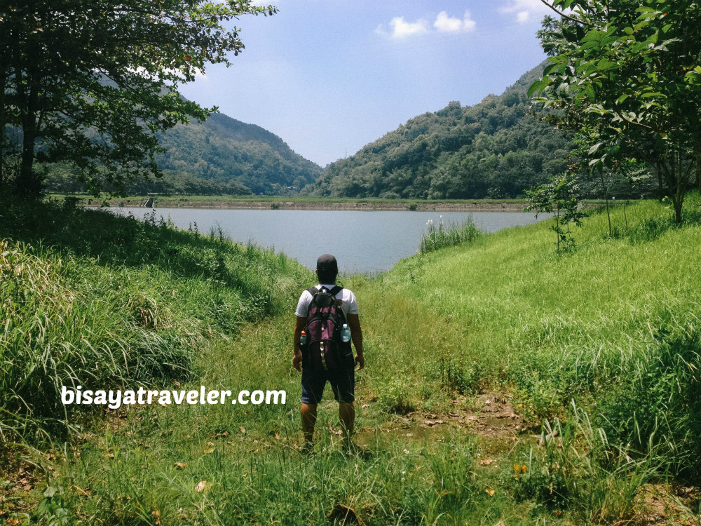 Toong To Calbasaan Traverse: The Perks Of Being A Curios Adventurer 