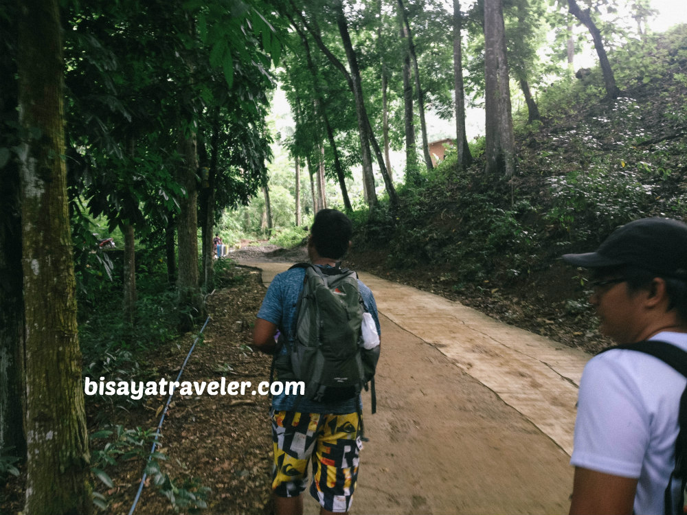 Toong To Calbasaan Traverse: The Perks Of Being A Curios Adventurer 