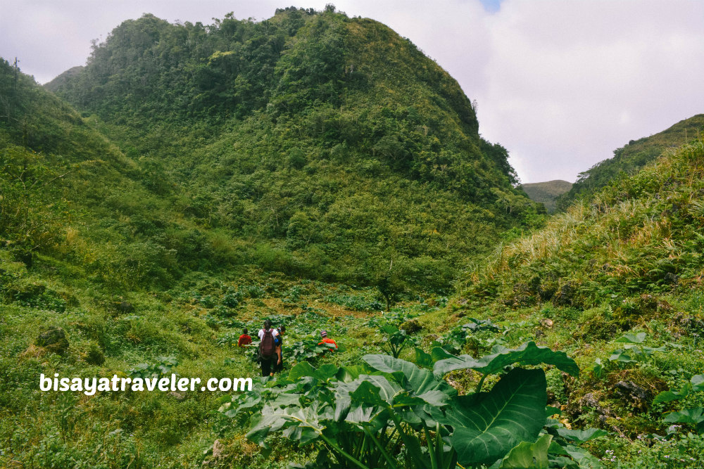 The Picture-Perfect 8-hour Kandungaw To Lugsangan Peak Traverse